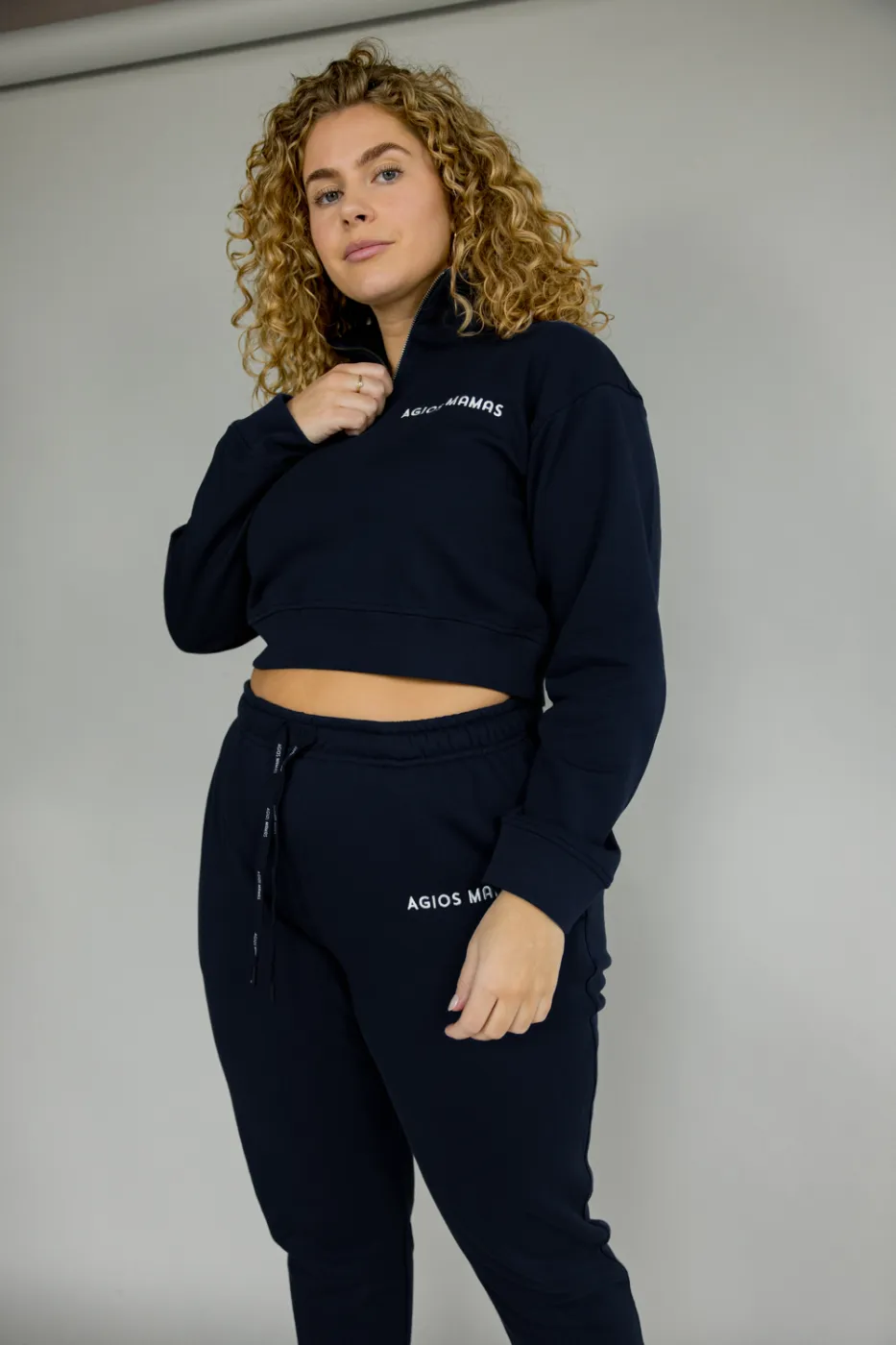 SF10 - Cropped zip sweater